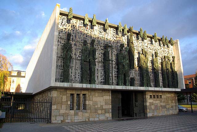 La Virgen del Camino, Leon